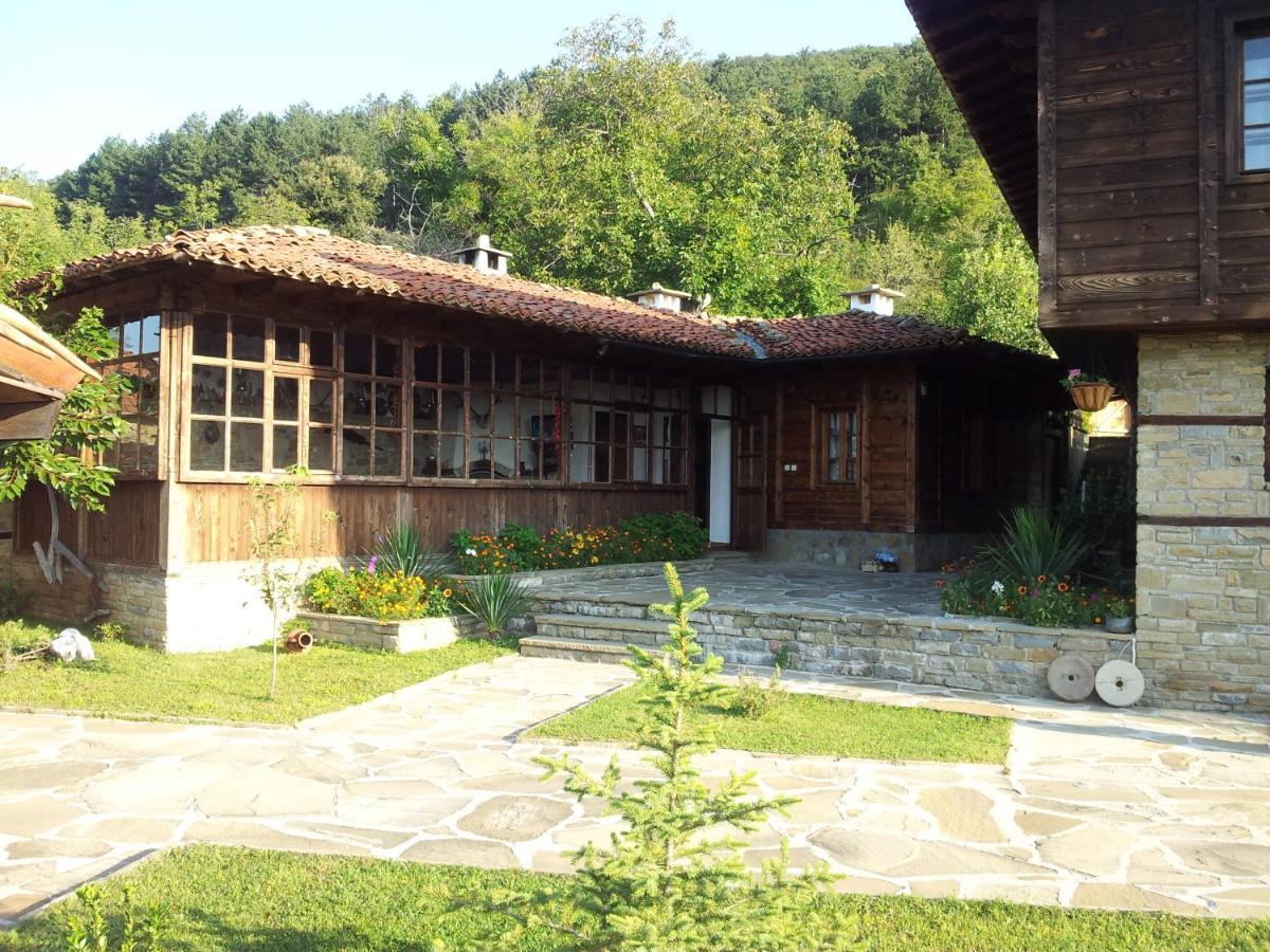 Hotel Кьща За Гости Свети Никола Scherawna Exterior foto